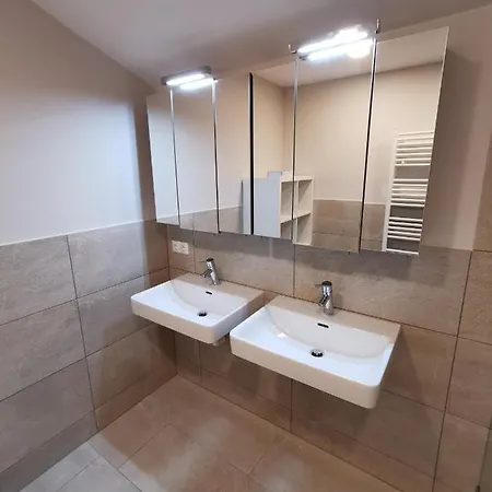 Rowa Apartment
